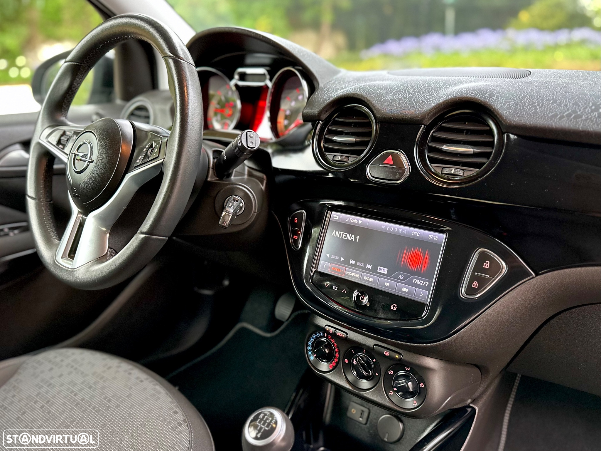 Opel Adam 1.2 Glam - 17