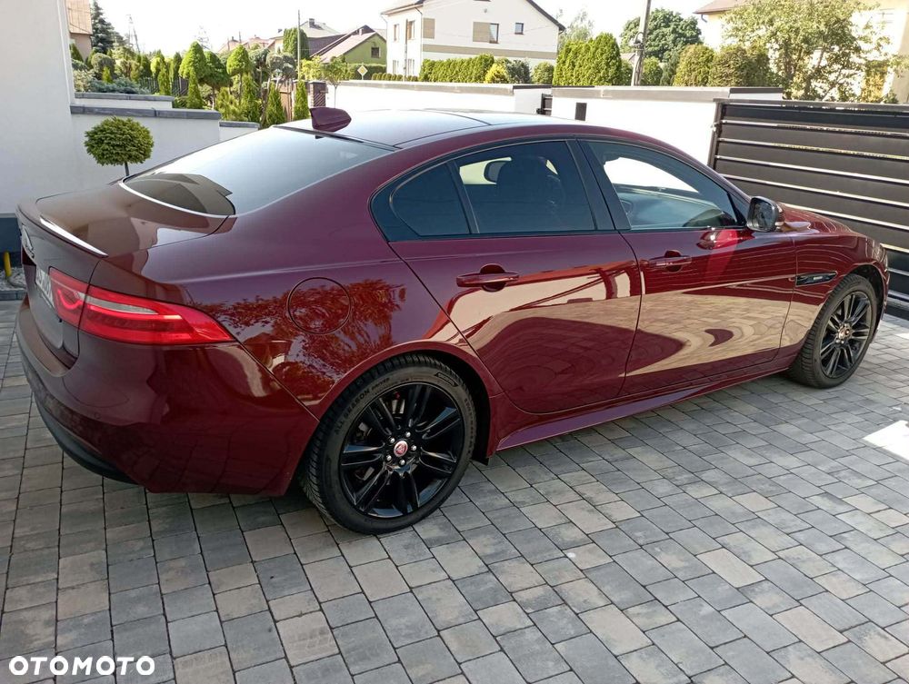 Jaguar XE 20d AWD R-Sport - 3