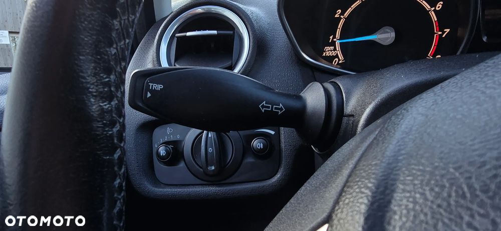 Ford Fiesta 1.0 EcoBoost S&S ST-LINE - 32