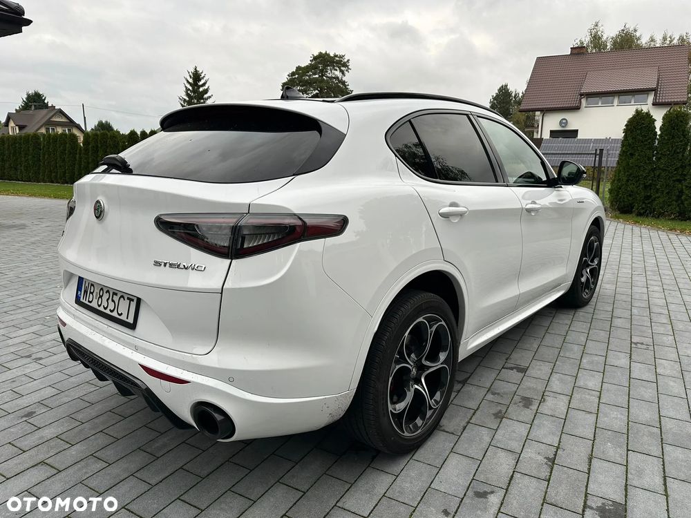 Alfa Romeo Stelvio 2.0 Turbo 16V AT8-Q4 Veloce - 5