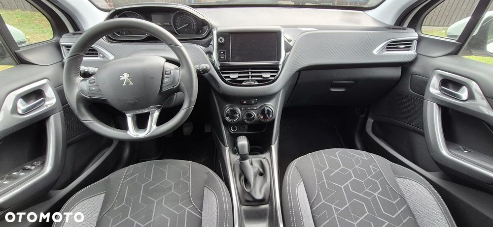 Peugeot 2008 - 11