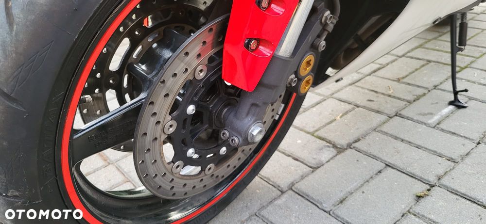 Yamaha R1 - 20
