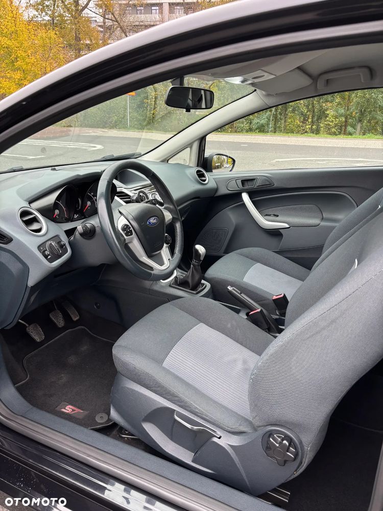 Ford Fiesta - 16