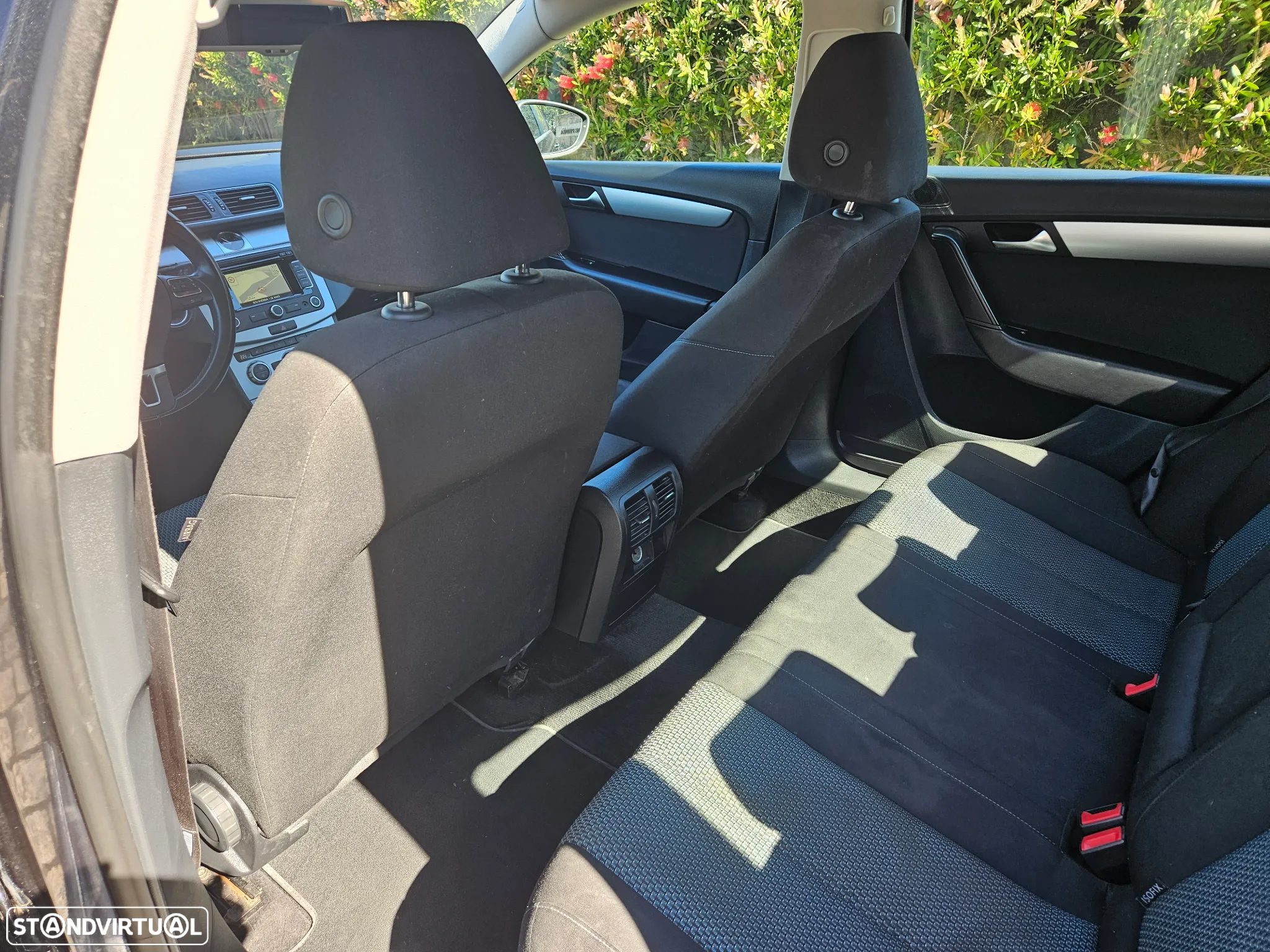 VW Passat 1.6 TDI BlueMotion Comfortline - 17