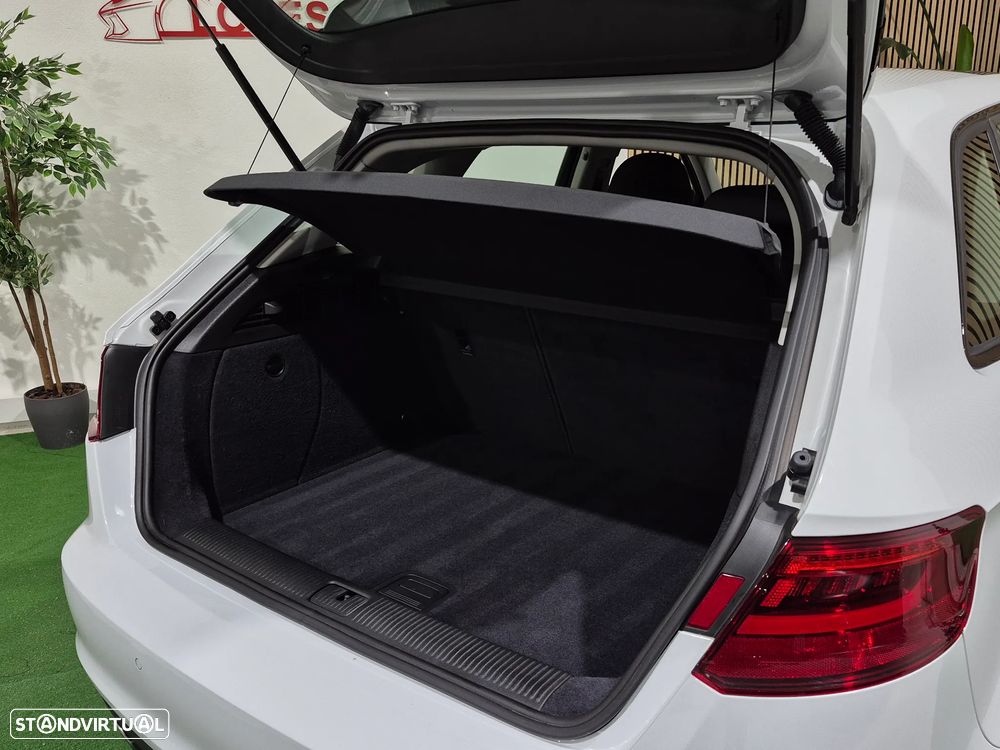 Audi A3 Sportback 1.6 TDI Attraction Special Edition - 39