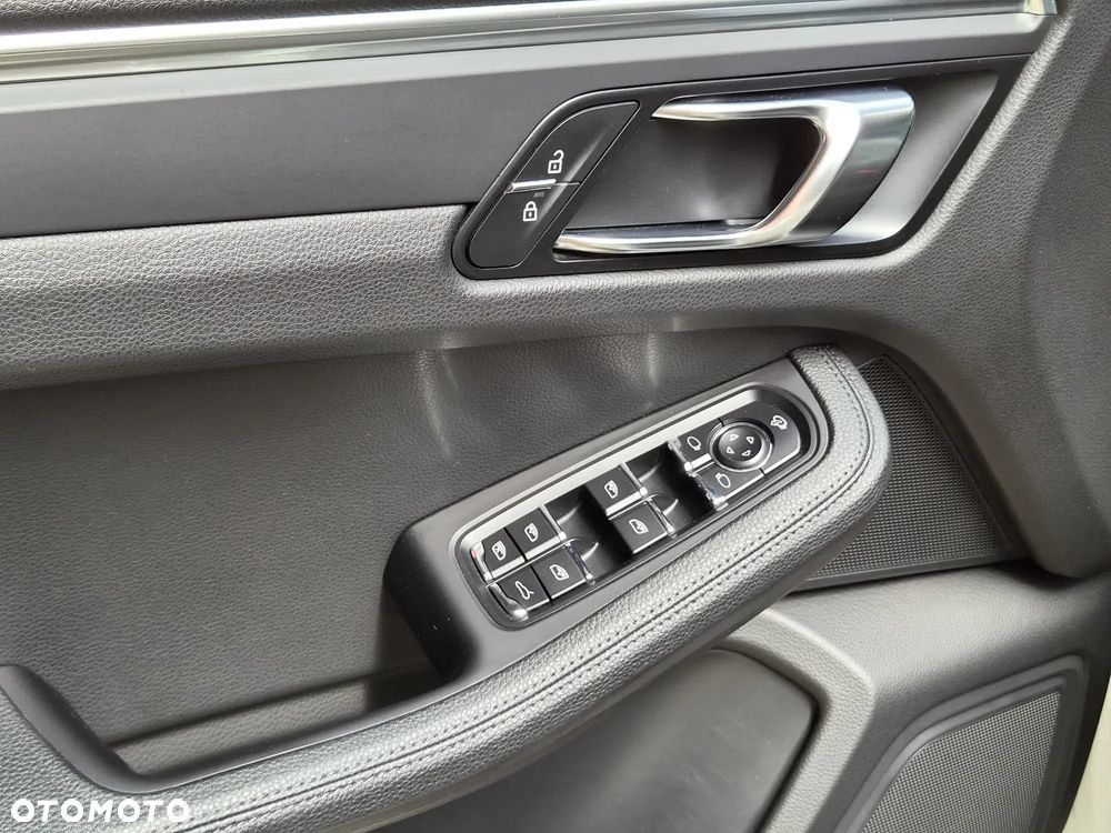 Porsche Macan Standard - 18
