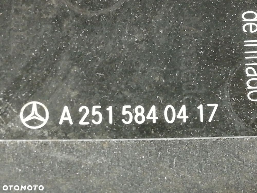 MERCEDES W251 R klapka wlewu paliwa srebrna C775 CDI A2515840417 - 3