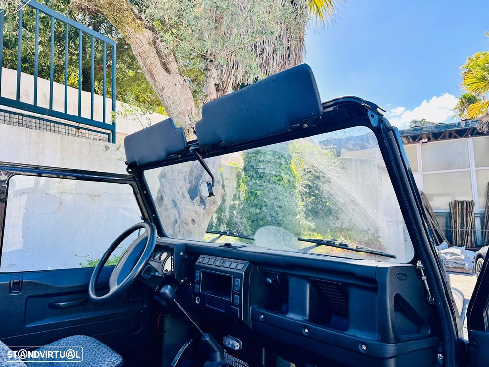 Land Rover Defender 90 2.5 Td5 E - 28