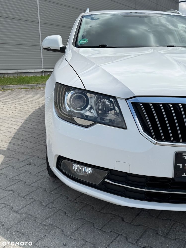 Skoda Superb 2.0 TDI Elegance DSG - 5