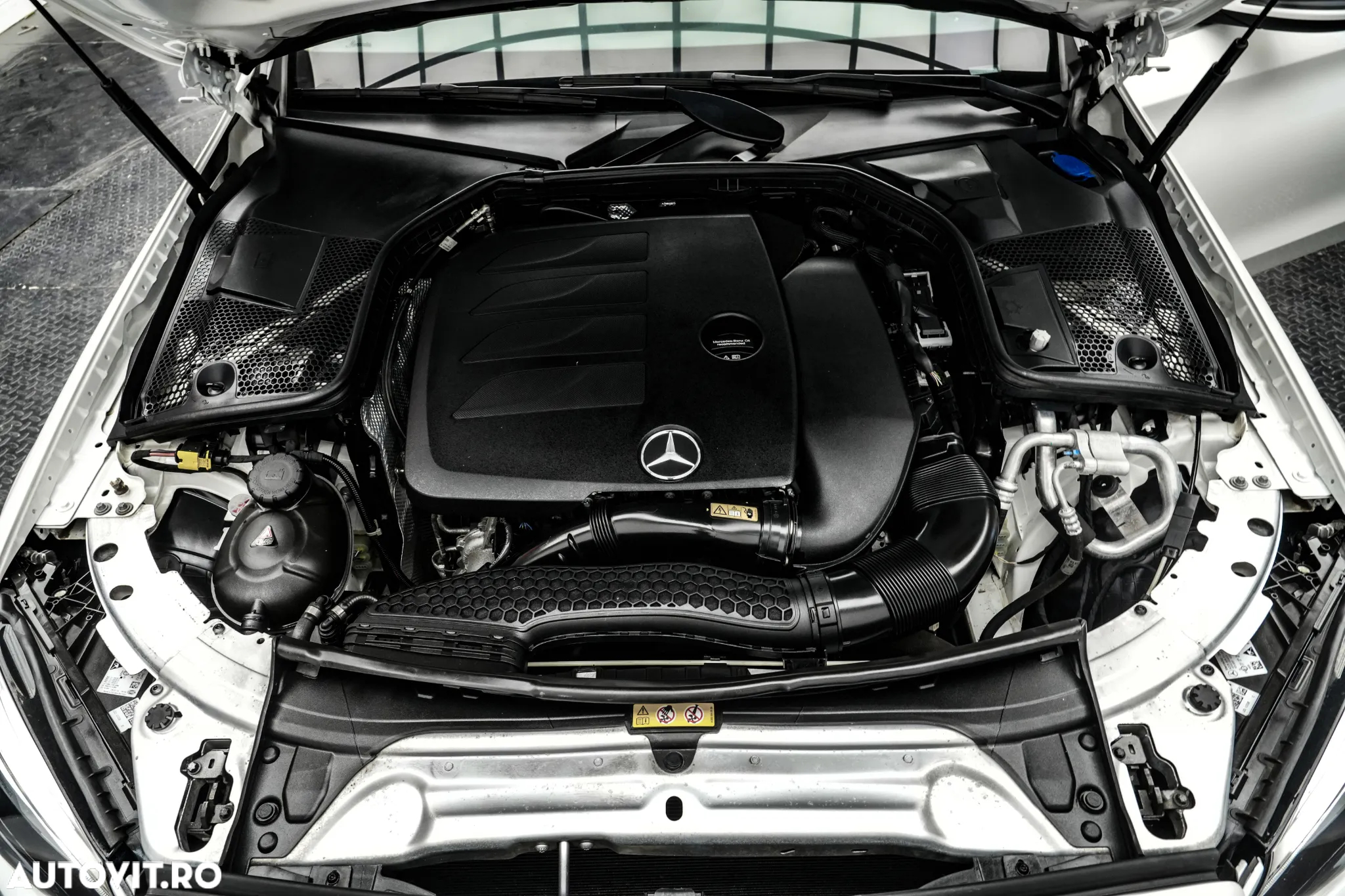 Mercedes-Benz C 180 Aut. - 26