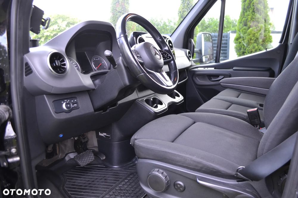 Mercedes-Benz Sprinter - 11