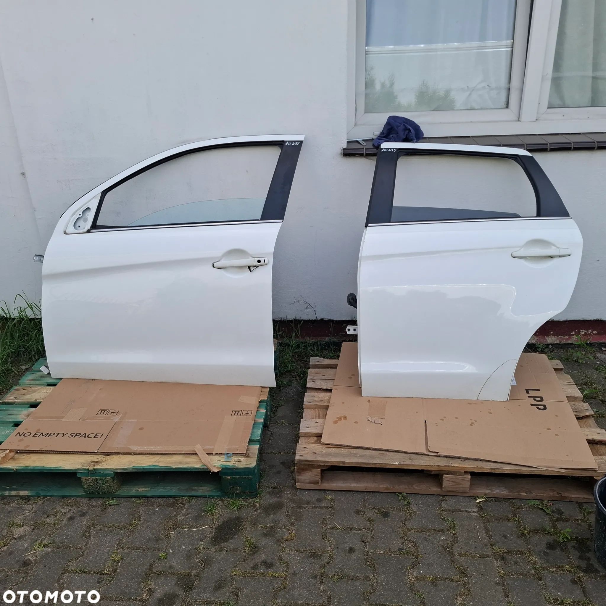 MITSUBISHI ASX 10-22 DRZWI LEWA STRONA W37 BIAŁE Przód lewe tył lewe - 1