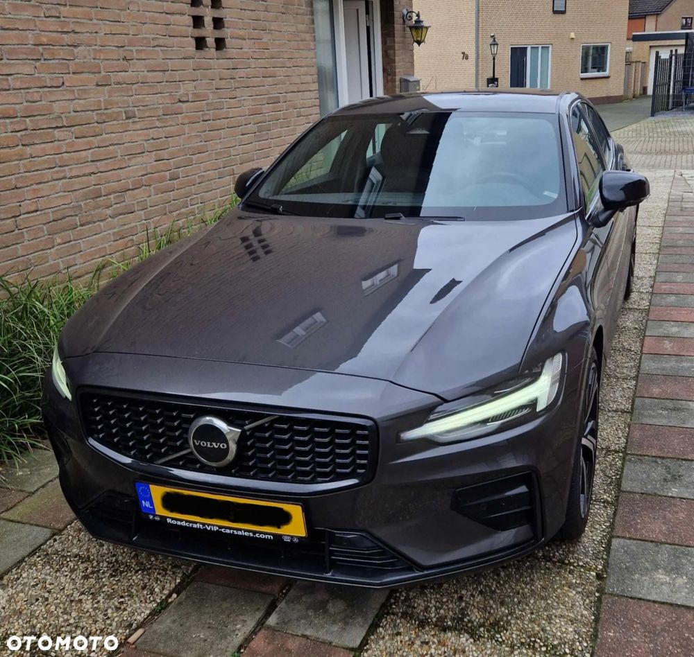Volvo S60 B4 B DKG Plus Dark - 3