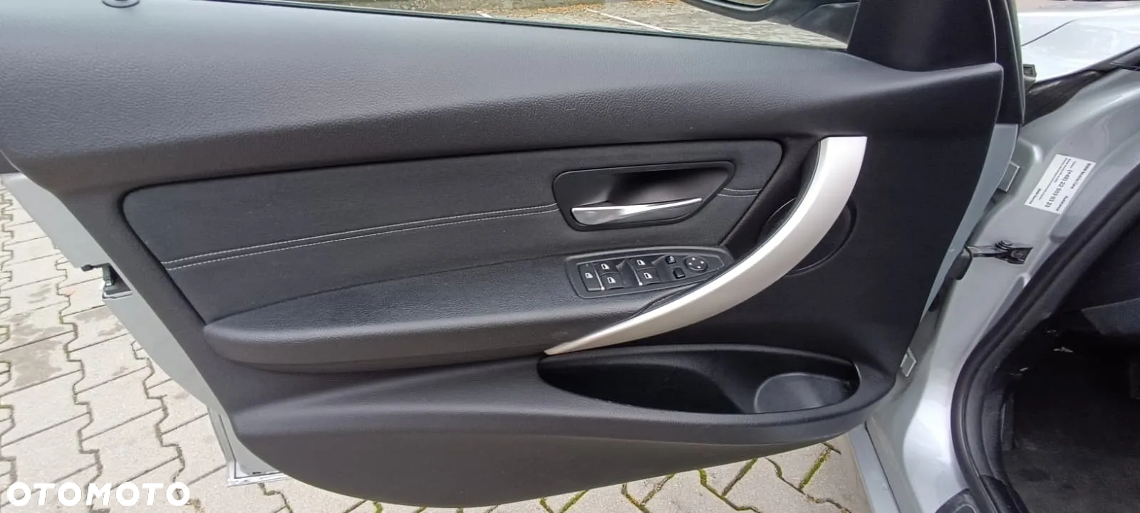 BMW Seria 3 318d - 23