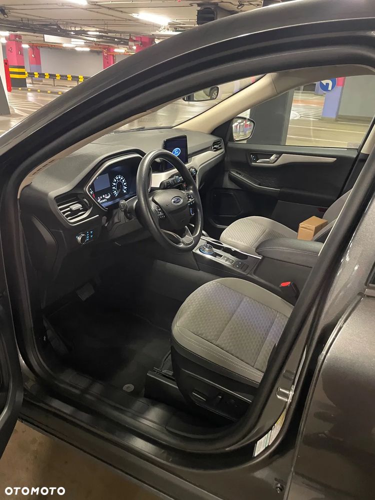 Ford Kuga - 10