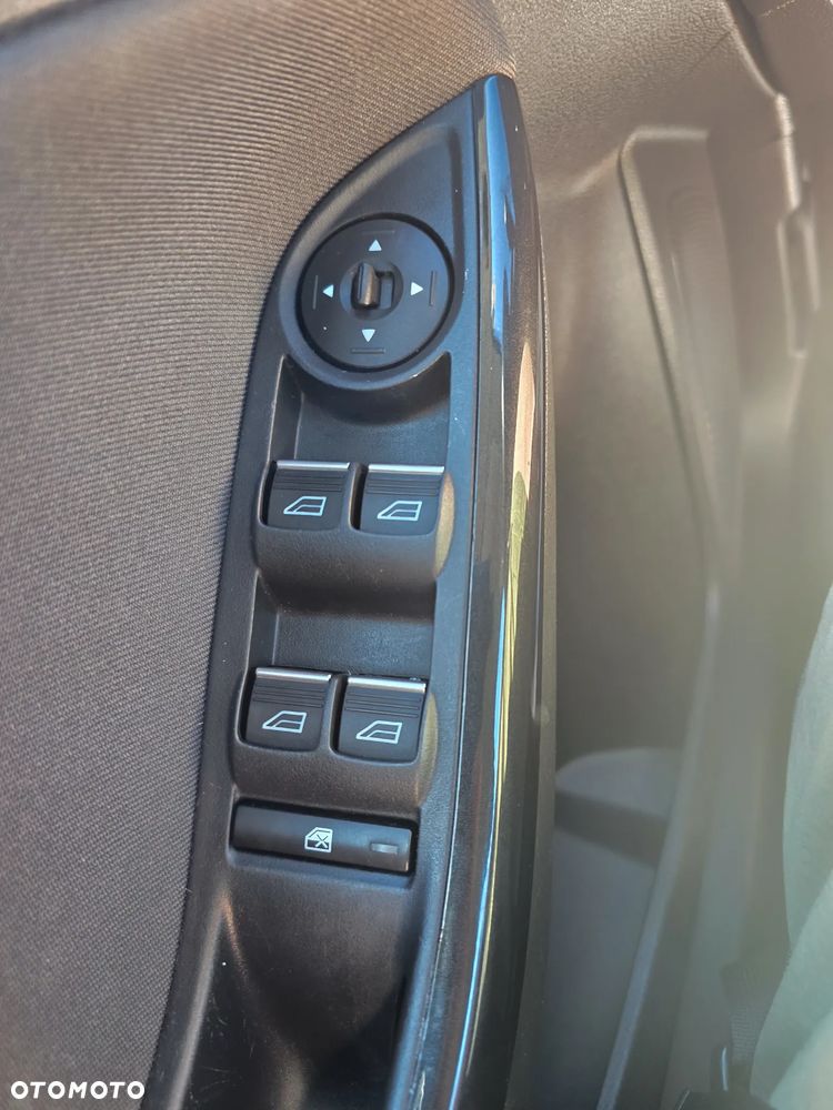 Ford Focus 1.0 EcoBoost Titanium - 31
