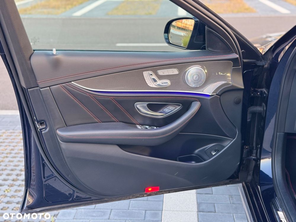 Mercedes-Benz Klasa E AMG 43 4Matic 9G-TRONIC - 24