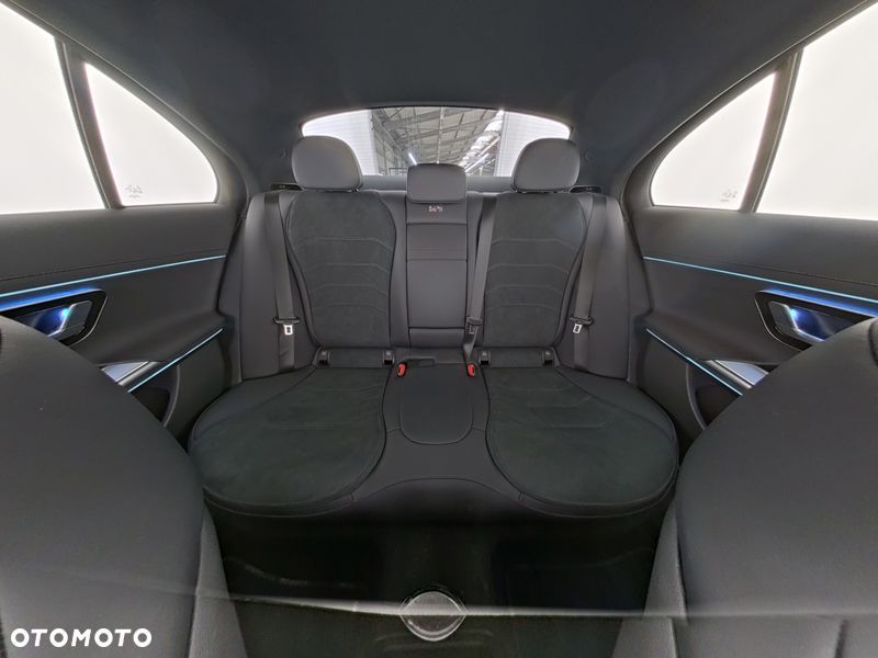 Mercedes-Benz Klasa E 300e 4Matic 9G-TRONIC Edition AMG Line - 9