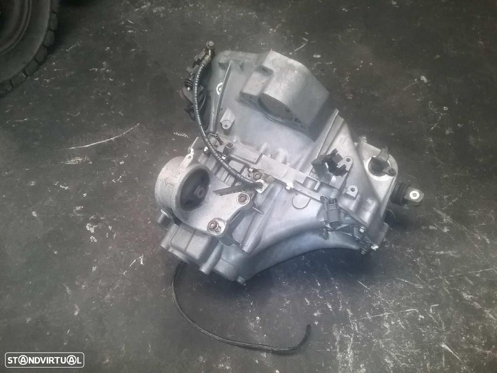 CAIXA VELOCIDADES NISSAN ALMERA II 2000 -0E21BYD - 2