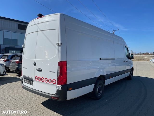 Mercedes-Benz Sprinter - 10