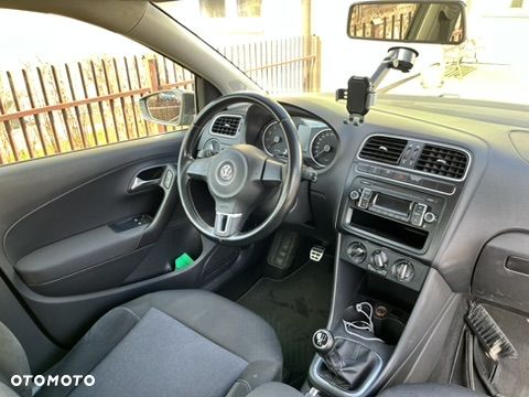 Volkswagen Polo 1.4 16V Trendline - 12