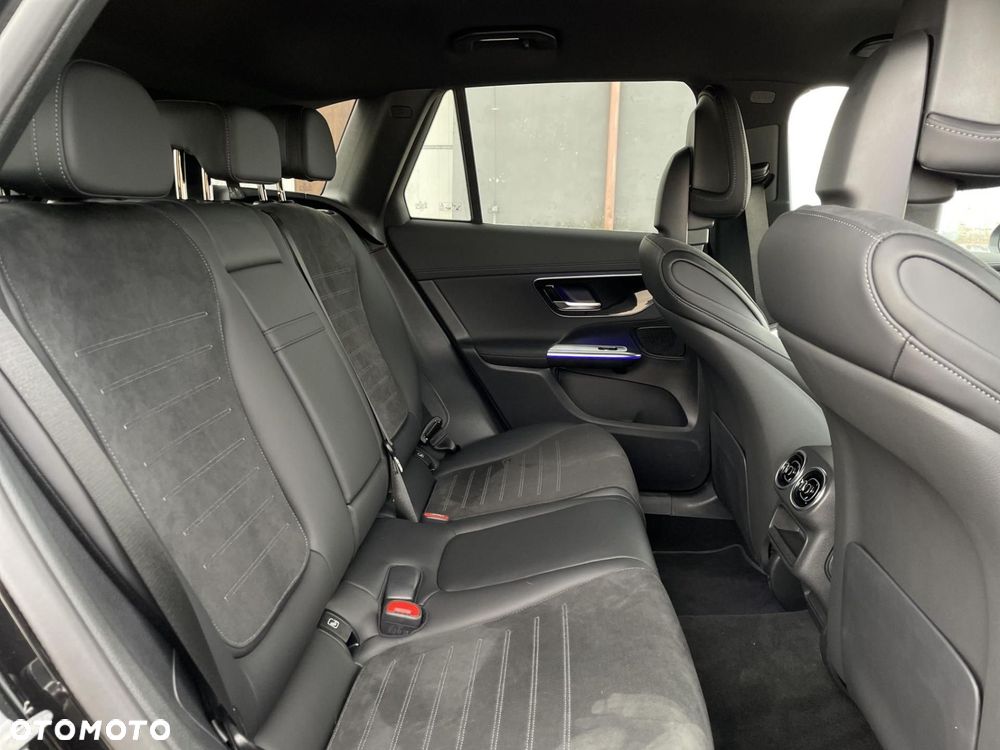 Mercedes-Benz GLC - 22