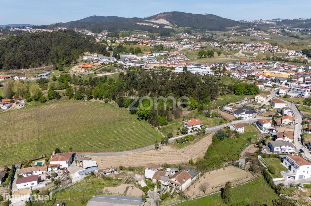 Terreno com moradia para reconstrução - Grande imagem: 3/12