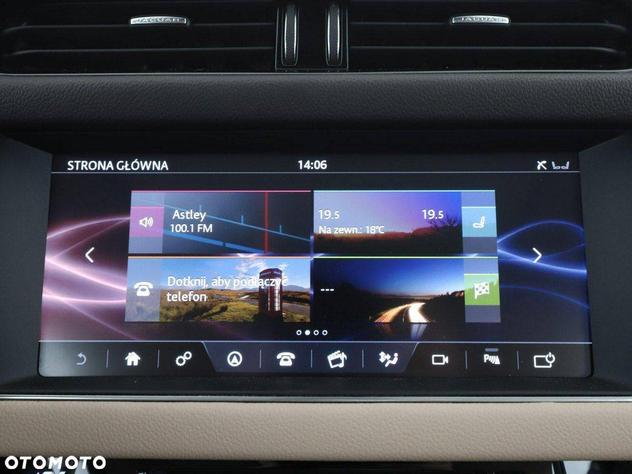Jaguar XF 20d Portfolio - 23