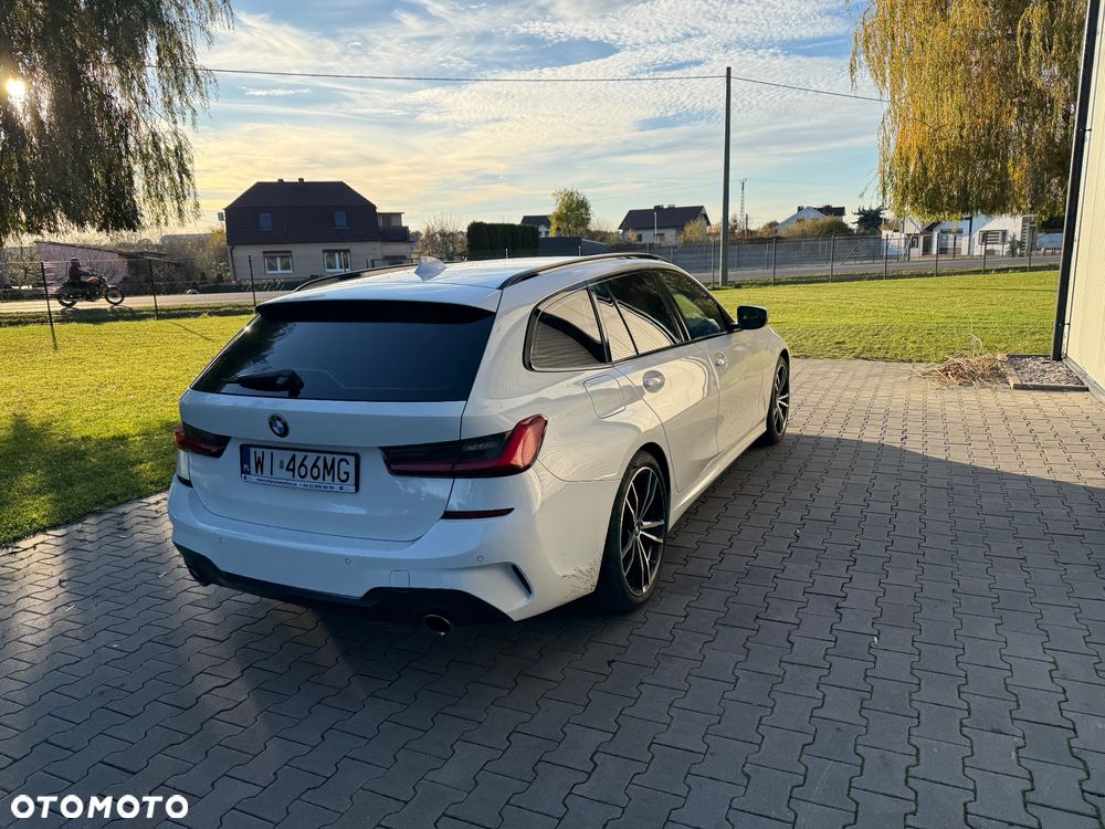 BMW Seria 3 320i M Sport Sport - 16