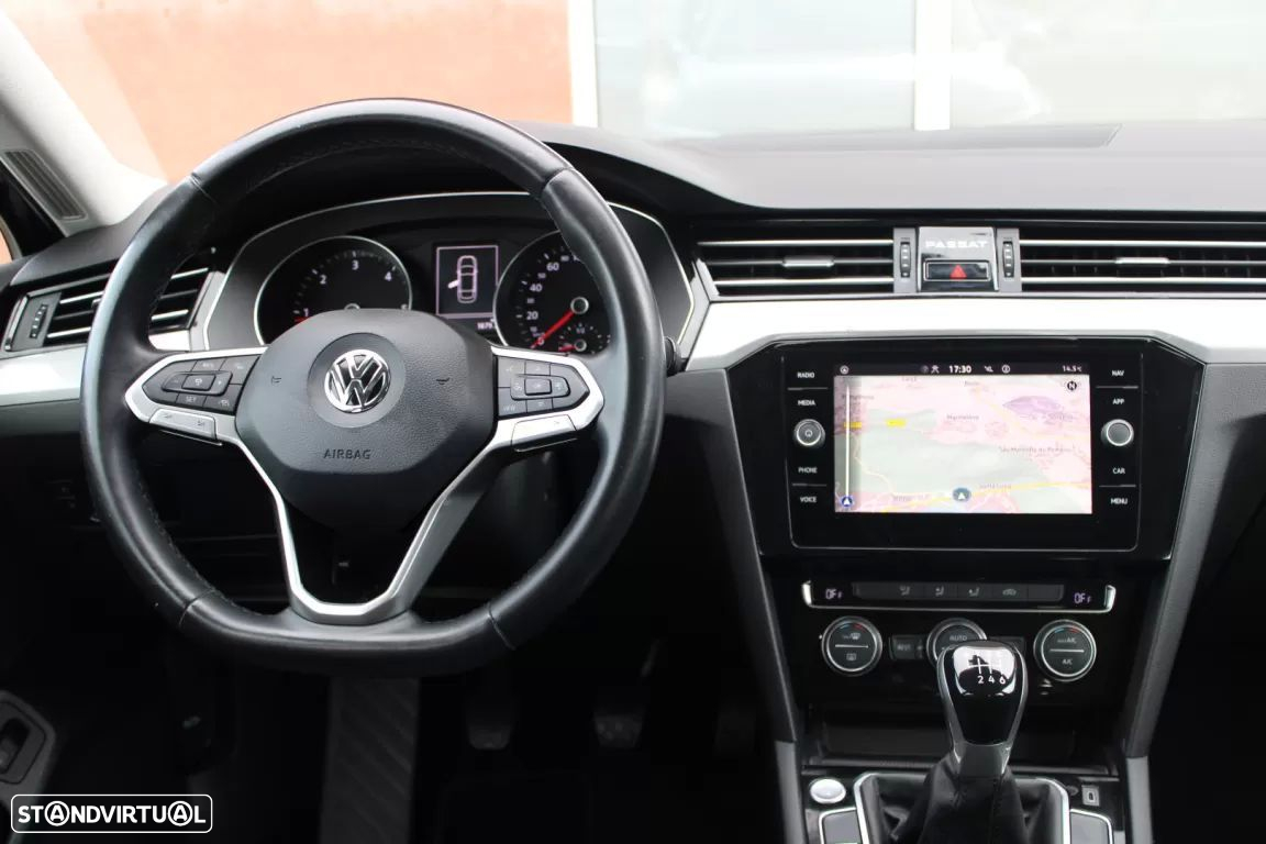 VW Passat 2.0 TDI Confortline - 22