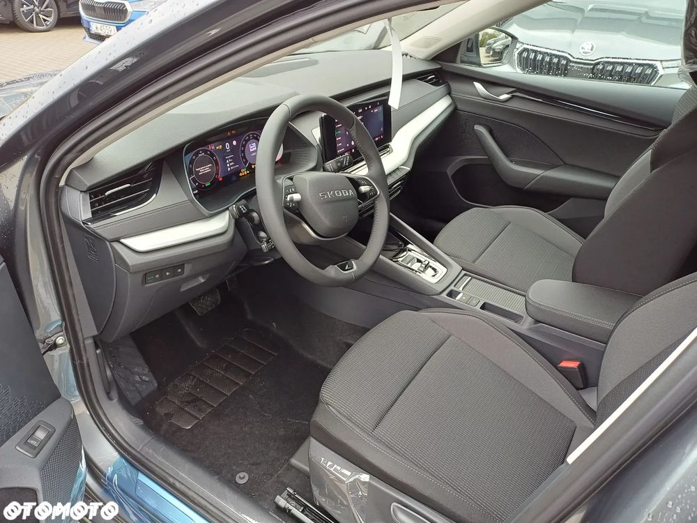 Skoda Octavia 1.5 TSI mHEV Drive Selection DSG - 11