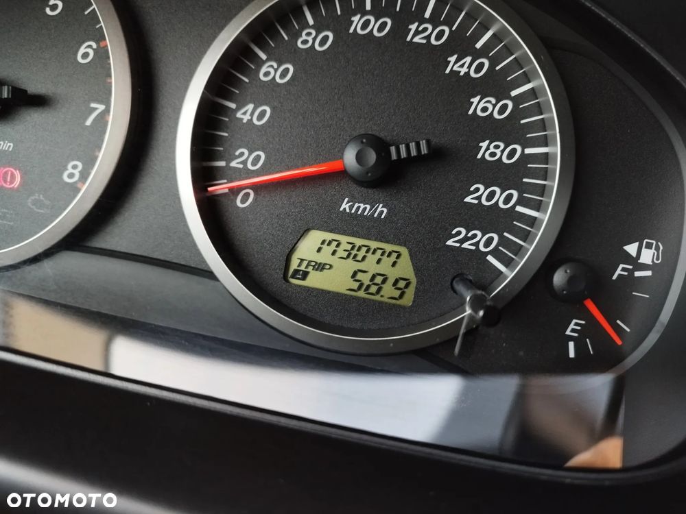 Mazda 2 1.4l Active - 27