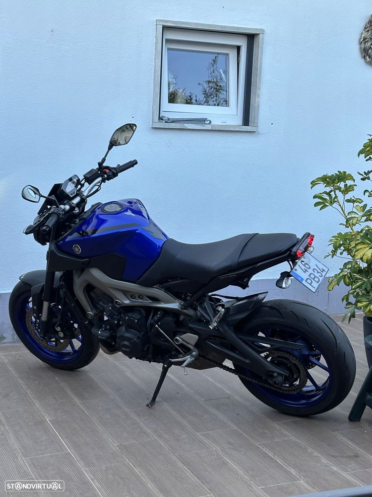 Yamaha MT-09 - 4