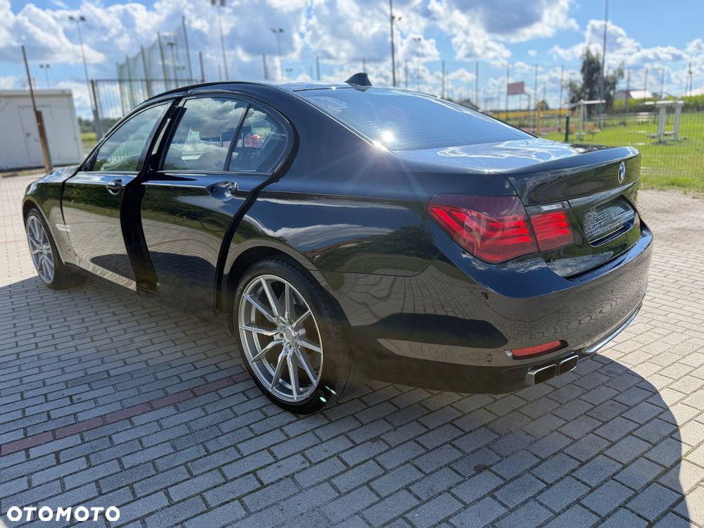 BMW Seria 7 760i - 11