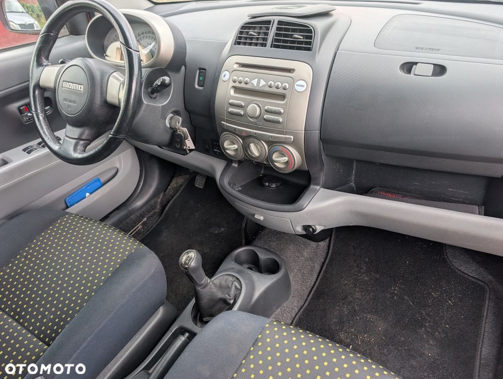 Daihatsu Sirion - 8