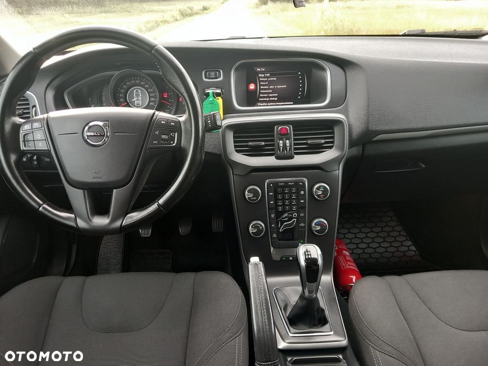 Volvo V40 D2 Kinetic - 9