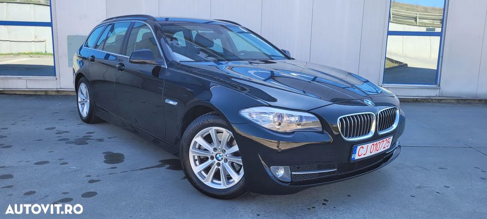 BMW Seria 5 520d Aut. Modern Line - 2