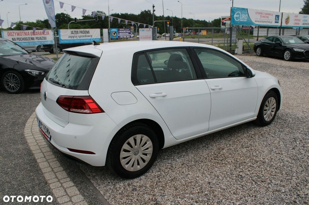 Volkswagen Golf - 6