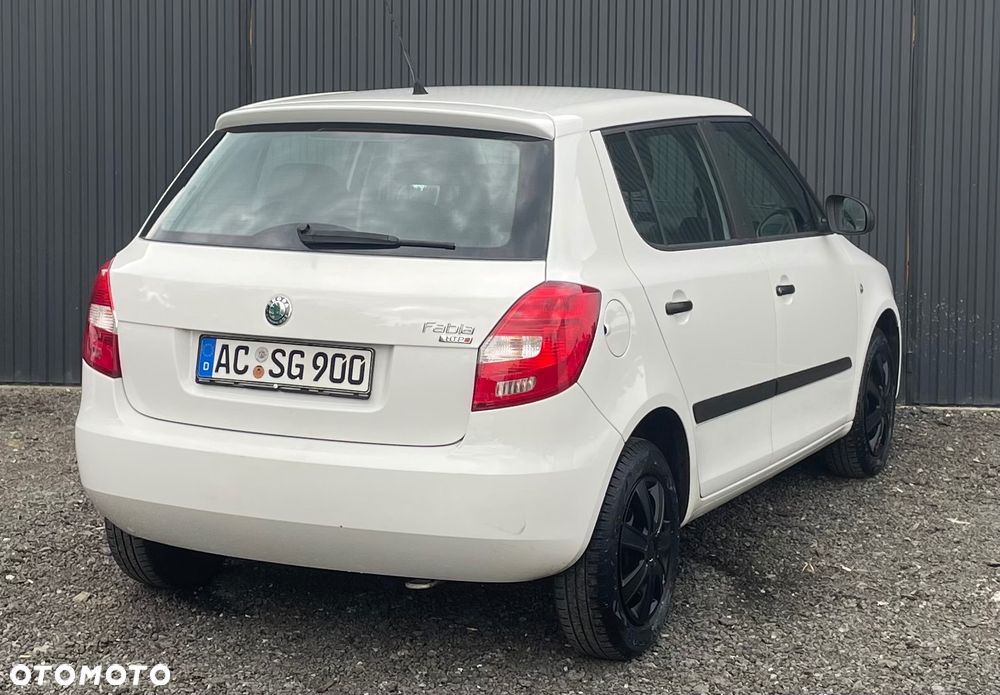Skoda Fabia 1.2 HTP COOL EDITION - 9
