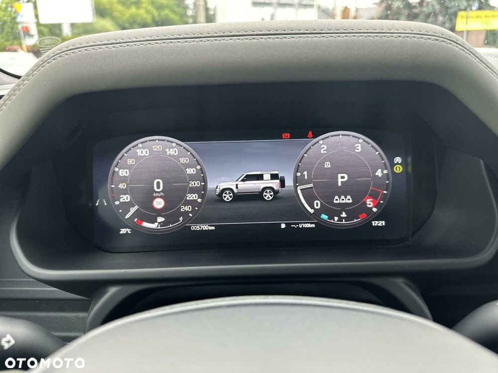 Land Rover Defender - 16