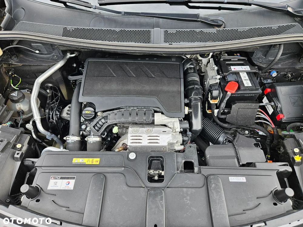 Peugeot 3008 1.2 PureTech Road Trip S&S EAT8 - 41