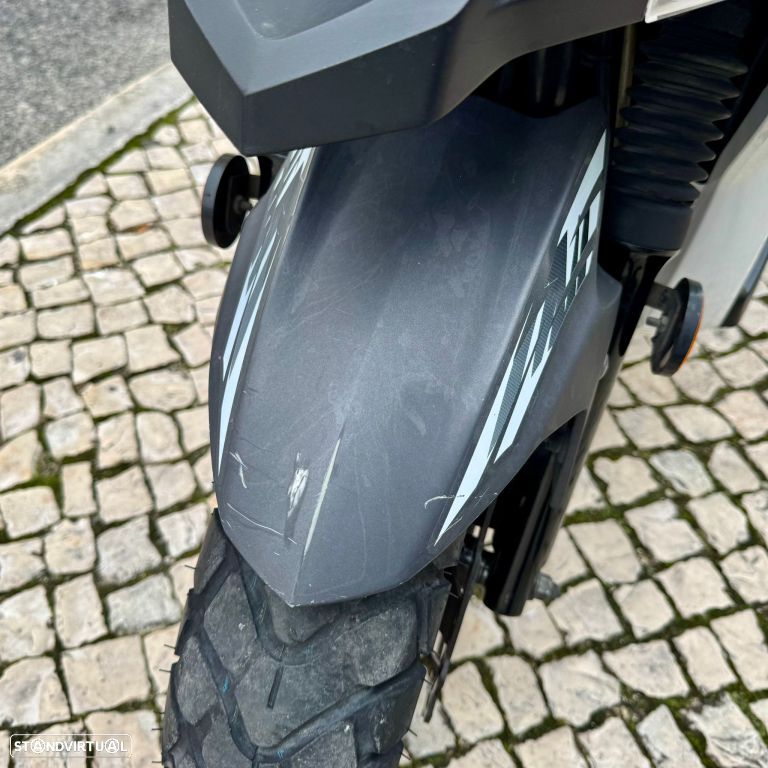 Sym FIDDLE CROX 50 - 10