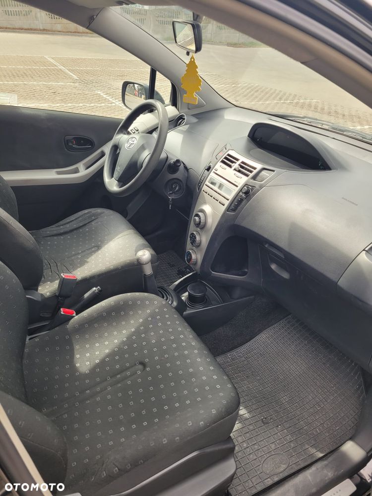 Toyota Yaris 1.3 Sol - 7