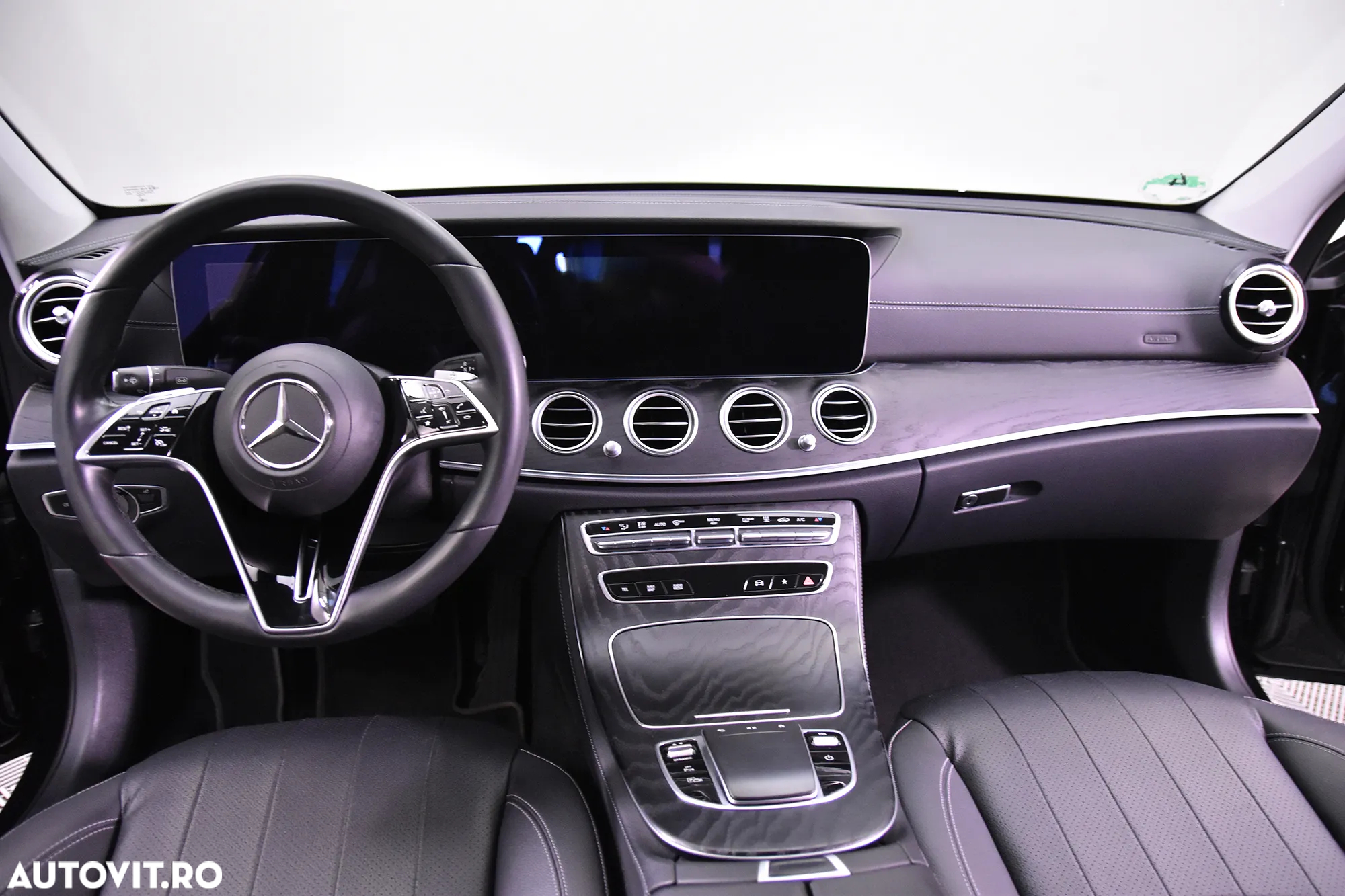 Mercedes-Benz E 300 de Aut. - 9