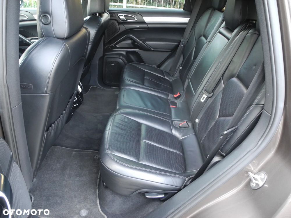 Porsche Cayenne - 18
