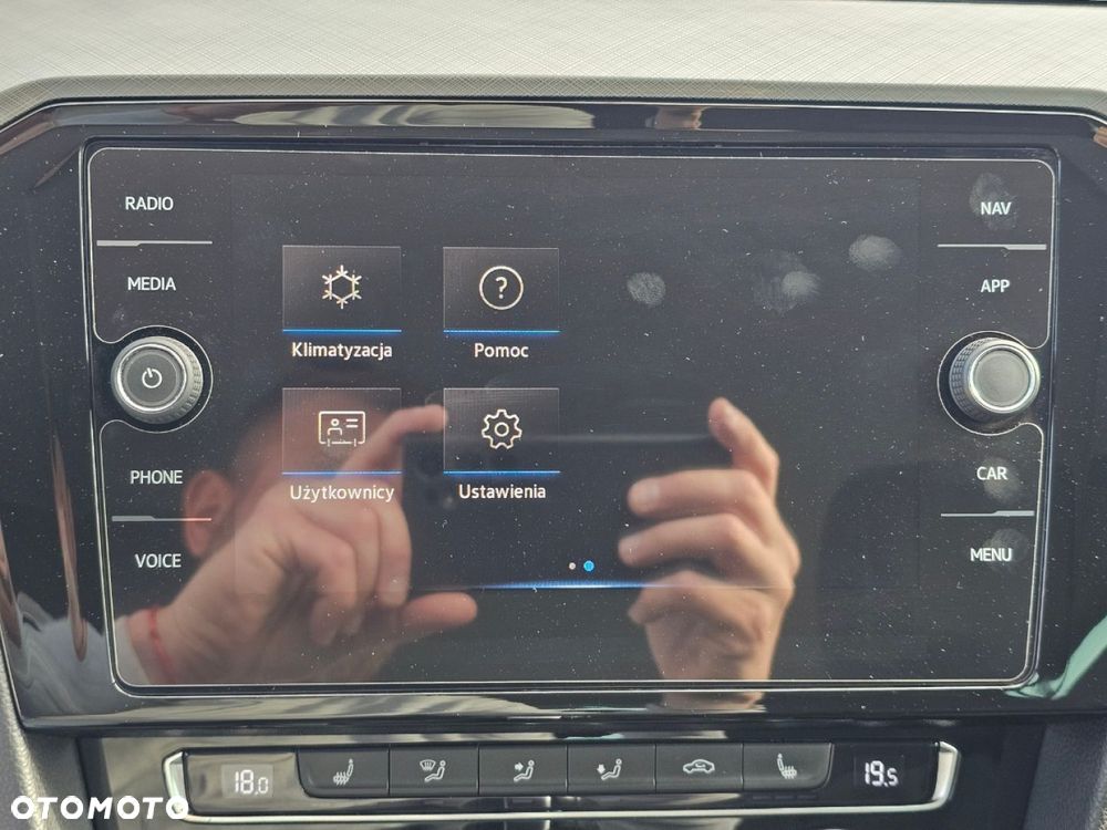Volkswagen Passat - 31