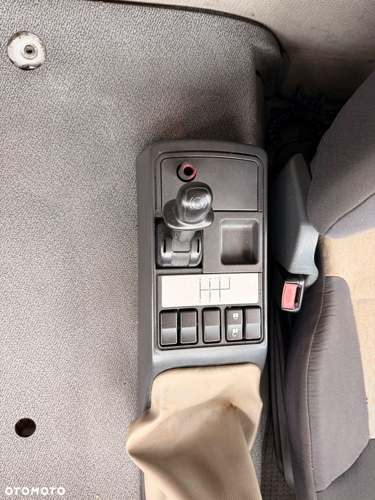 Renault Premium - 13