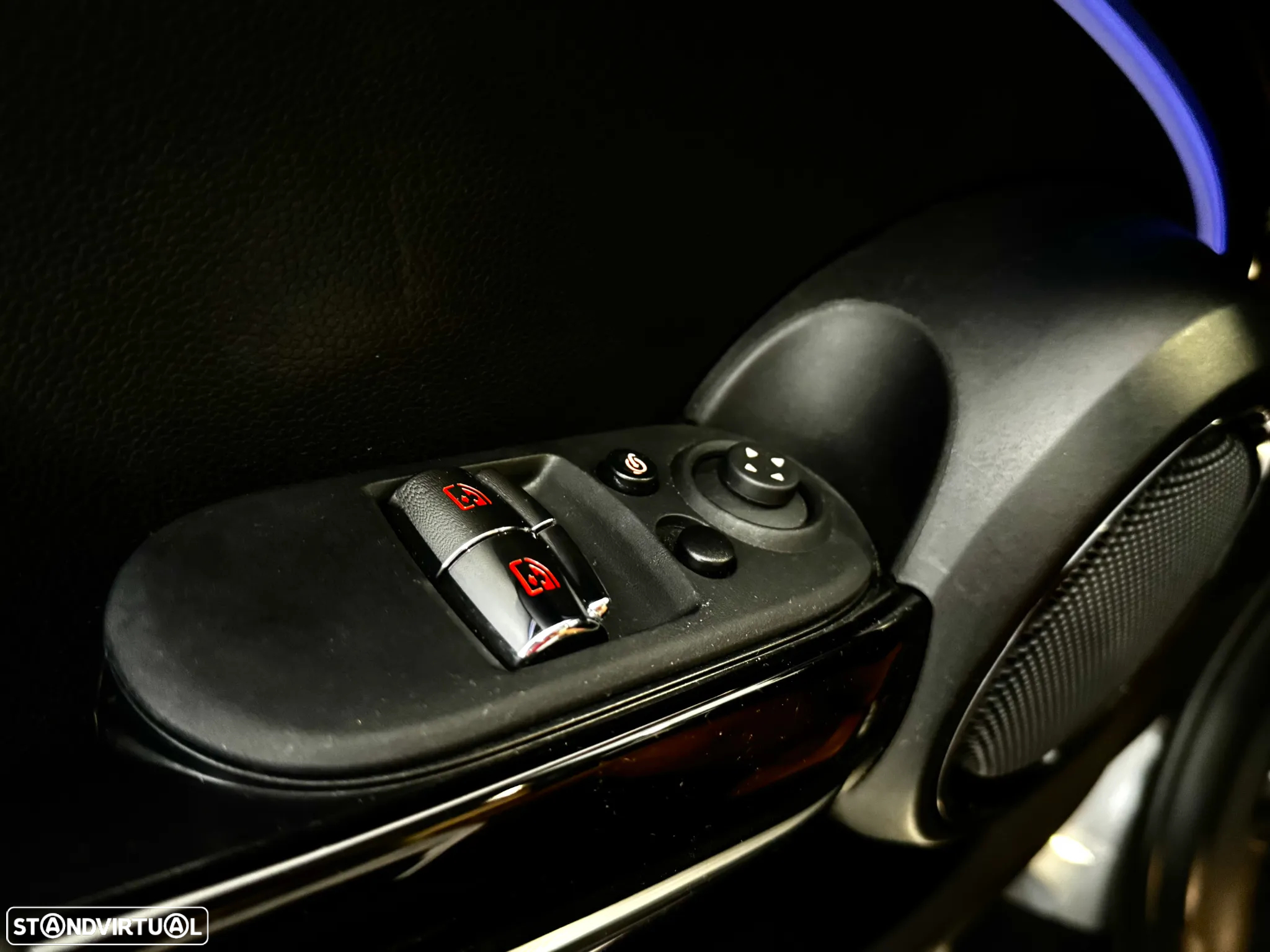 MINI 3 Portas Cooper SE Premium Extra Essential - 35