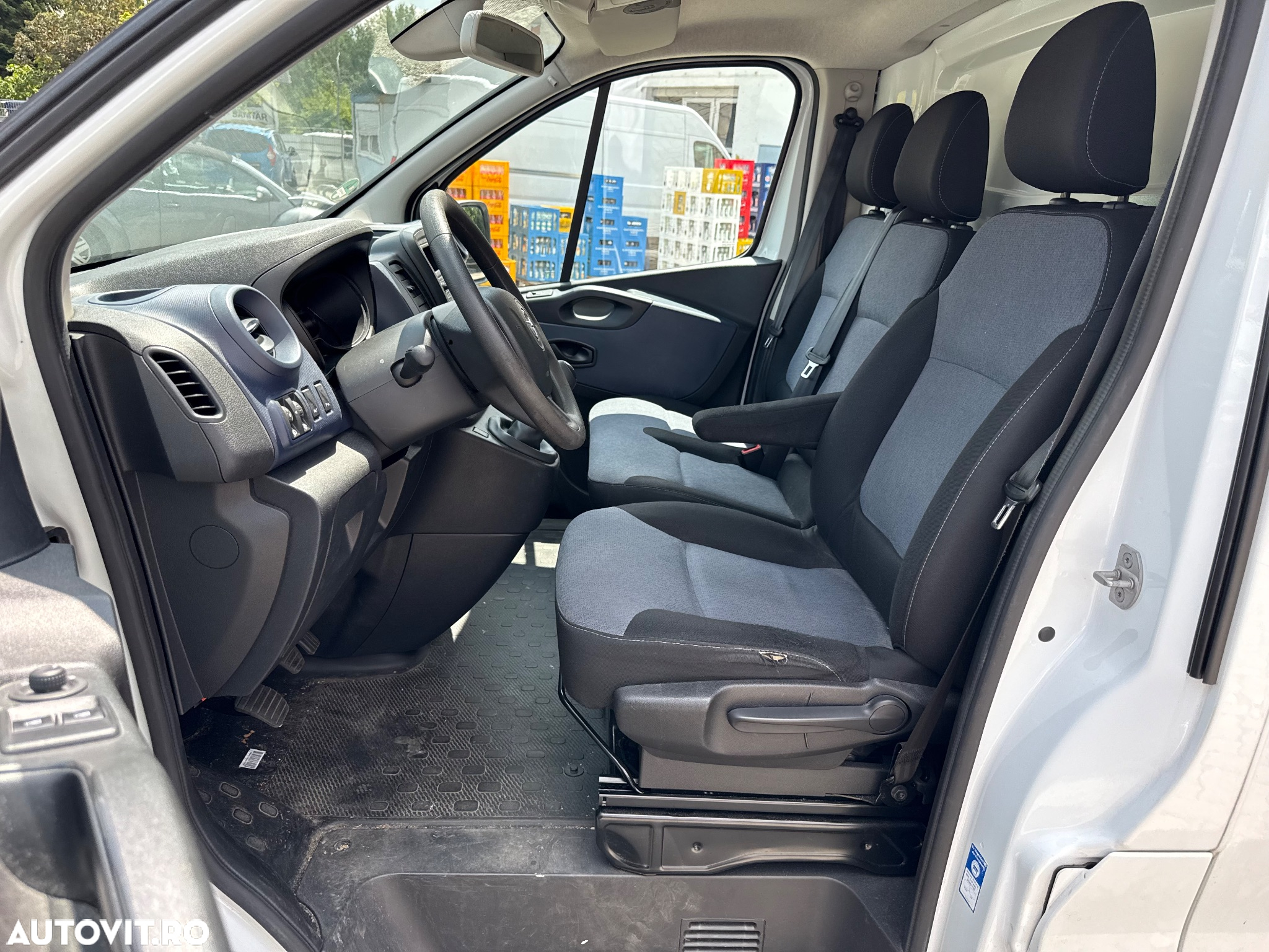 Opel Vivaro - 8