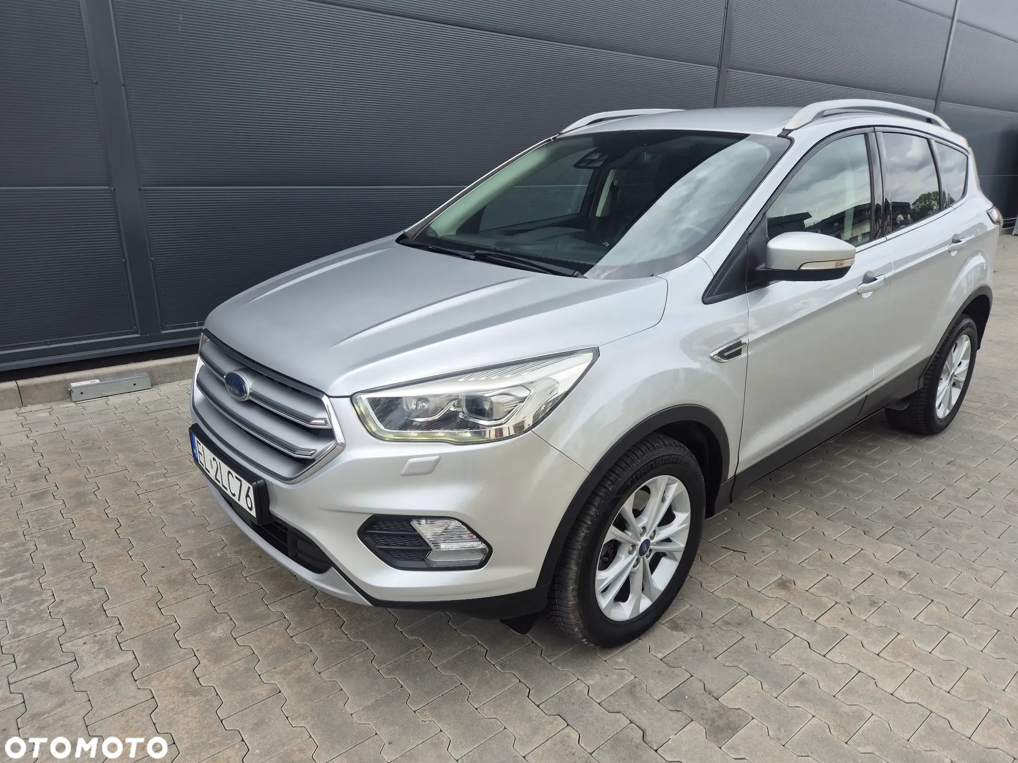 Ford Kuga 2.0 TDCi 2x4 Titanium - 3